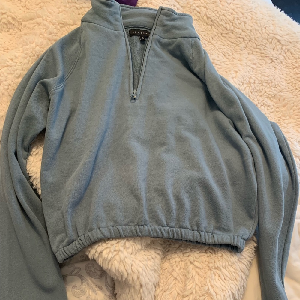 cropped sweatshirt